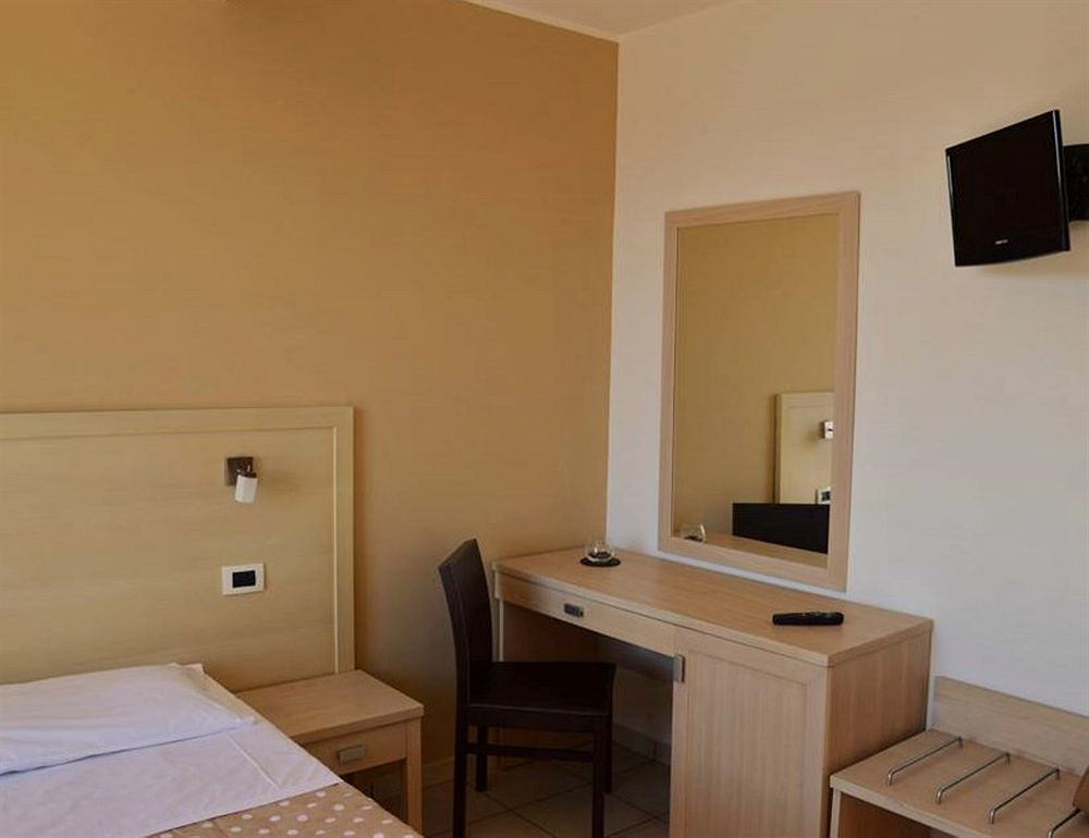 Hotel Bulla Regia Fontane Bianche Exteriér fotografie