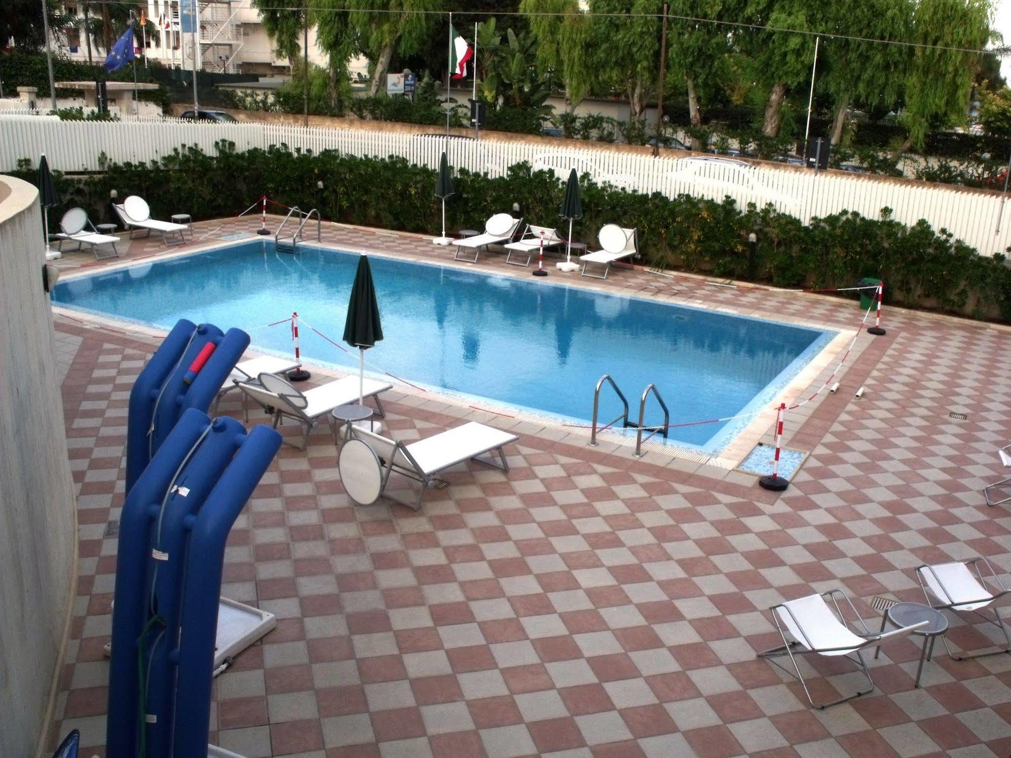 Hotel Bulla Regia Fontane Bianche Exteriér fotografie